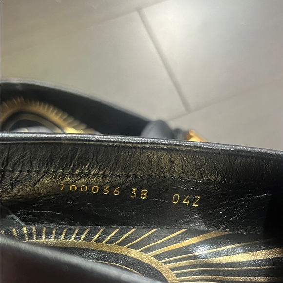Gucci Black Leather Loafers with Gold Accents - Picture 4 of 5